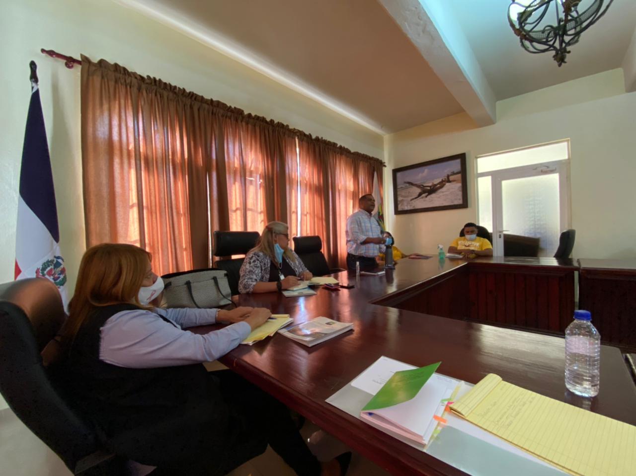 Alcalde del municipio Barahona encabeza primera mesa de trabajo del Consejo Económico y Social.'
